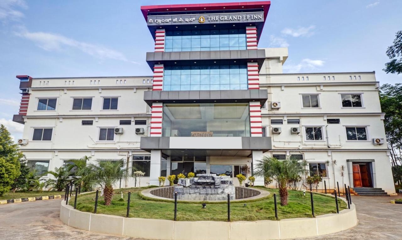 Grand Jp Inn Near 2 Km From Gundlupet Bus Stand Экстерьер фото
