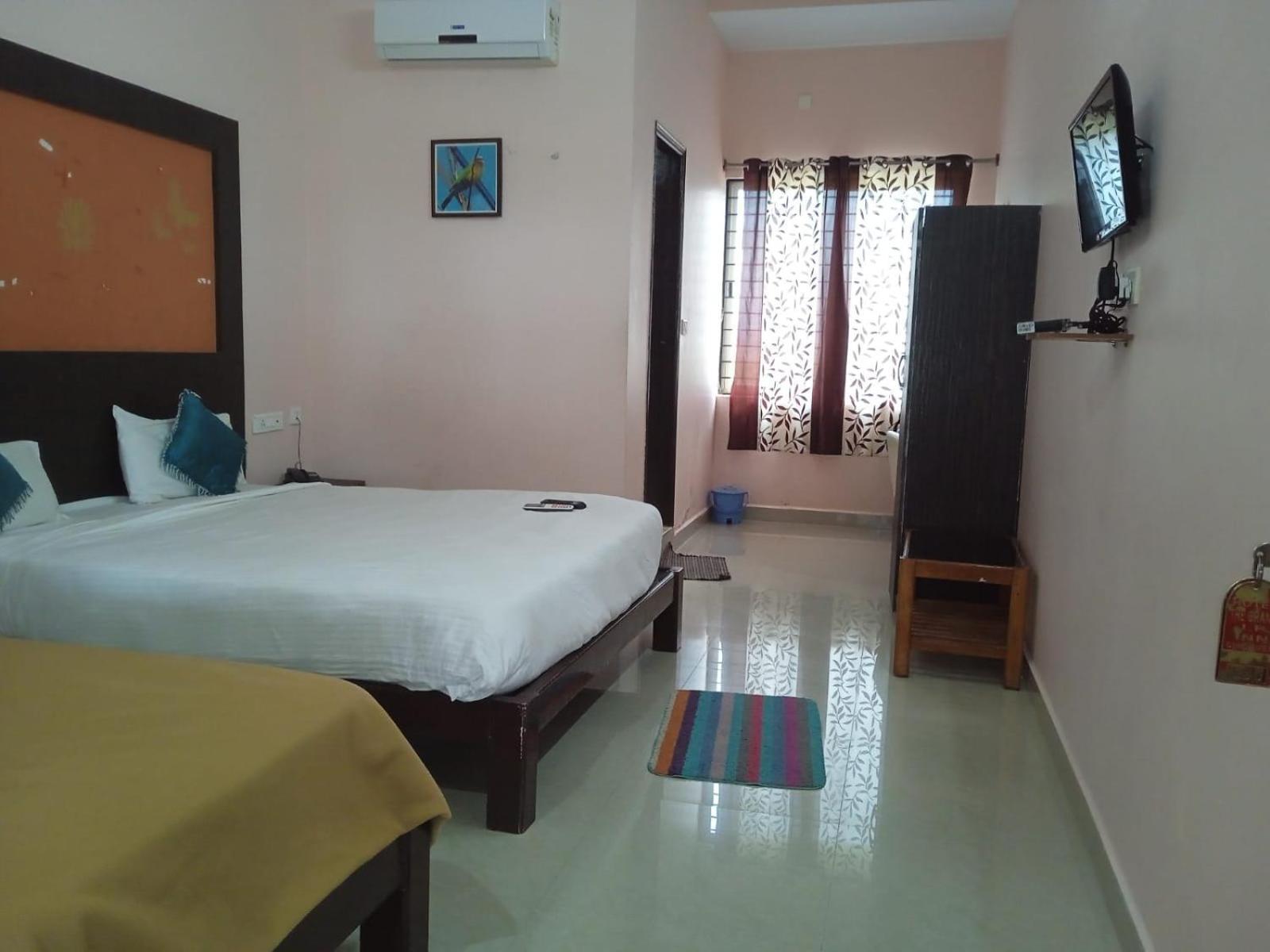 Grand Jp Inn Near 2 Km From Gundlupet Bus Stand Экстерьер фото